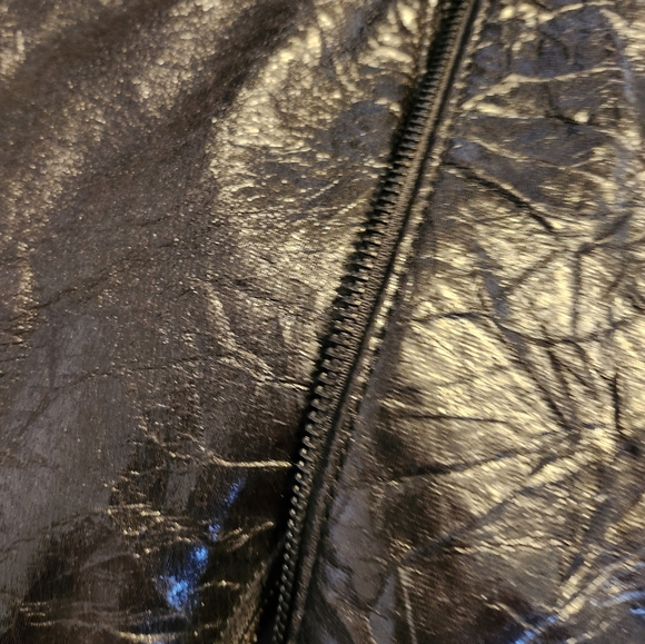 Matt & Nat crinkled vegan leather black shoulder purse - Picture 3 of 6